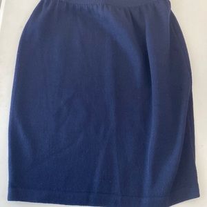 St John Knit skirt in excellent condition!